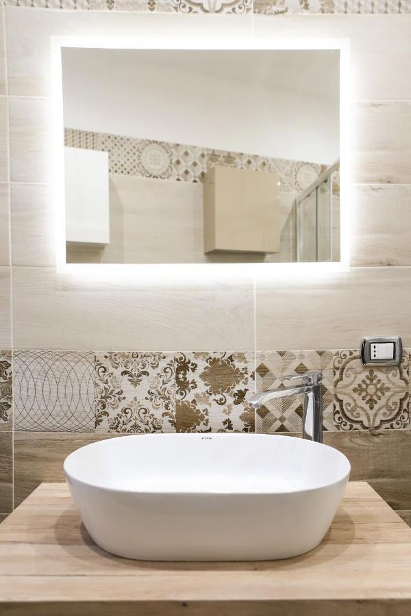 Cozy Apartment In Piazza Cavour By Wonderful Italy 那不勒斯 外观 照片